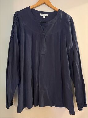 She + Sky Navy Long-Sleeve Pleated Henley Shirt